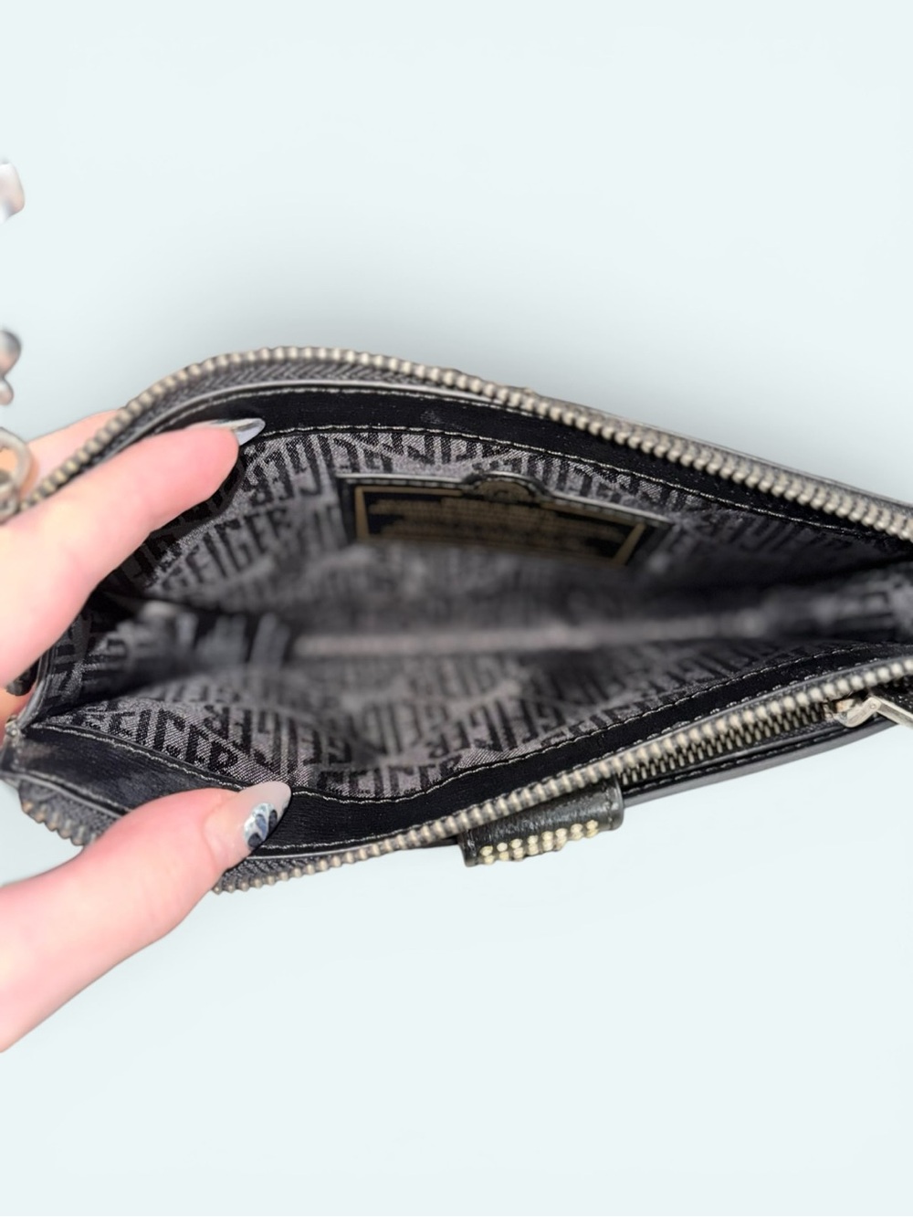 Kurt Geiger RARE Shoreditch Black Ombre Studded Crossbody with Silver Chain - Picture 10 of 14